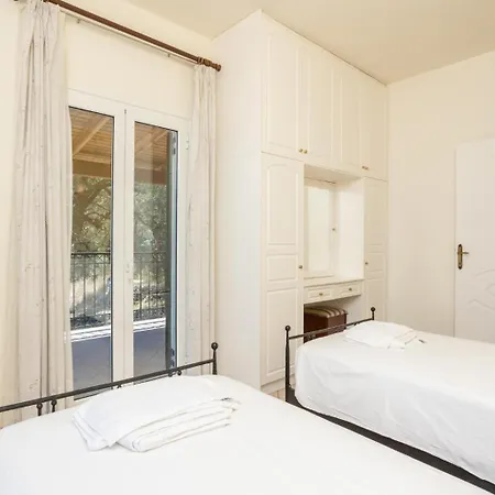 Vila Youla Nisaki (Corfu)